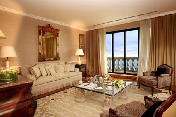 Lưu ý khi chọn mùa sắc phù hợp cho rèm phòng khách