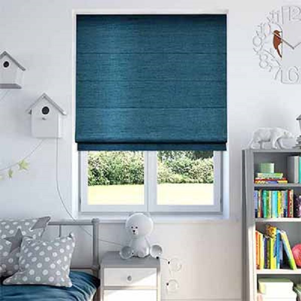 Rèm cauwr màu xanh mang lại không gian tinh tế hiện đại thoáng đãng