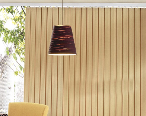 Rèm lá dọc màu kem dành cho chung cư